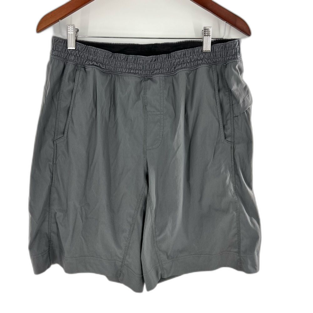 Lululemon Men’s Core Shorts Linerless Grey Pinstripe Large